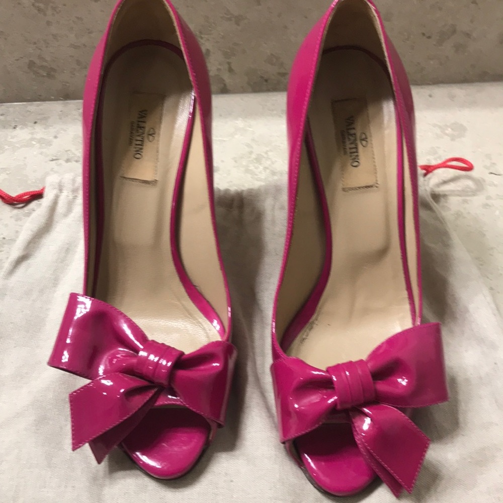 Gorgeous Valentino Heels!
